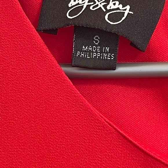 By & By NWOT Red Bell Sleeve Dress with Waist Tie - Size Women’s Small - Picture 9 of 11